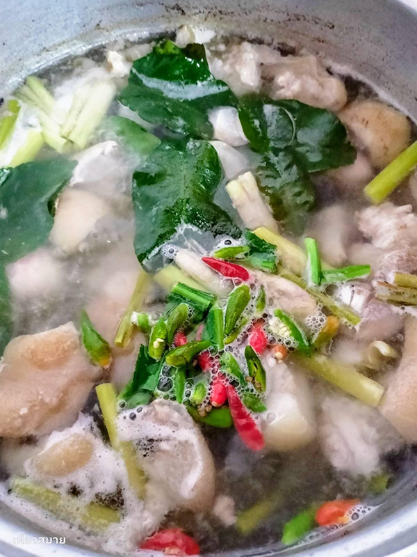 ต้มยำขาหมูใบมะขามอ่อน เมนูต้มยำ ขาหมู อาหารไทย สูตรอาหาร