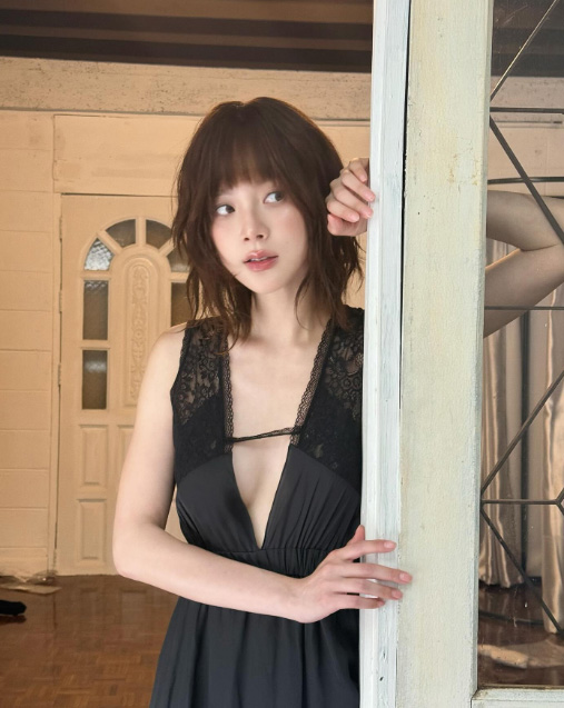 ใบเฟิร์น พิมพ์ชนก กับทรงผมสั้นดีเทลเก๋ มาส่องกันเถอะว่าเป็นทรงอะไร