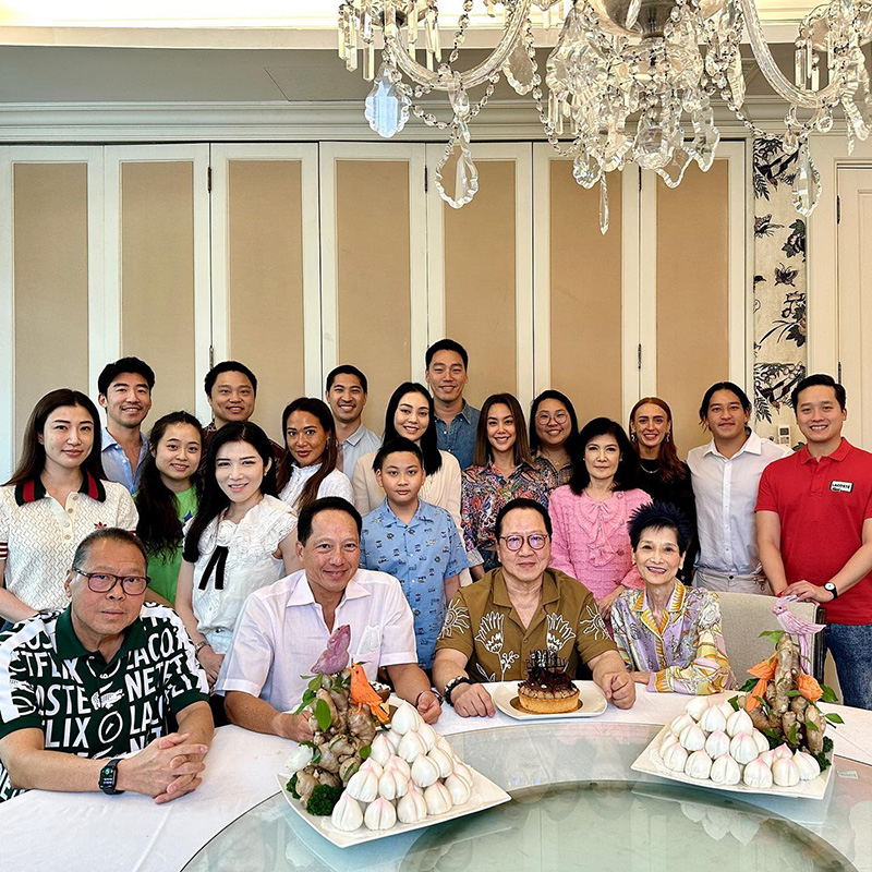 ตั๊ก บงกช เผยภาพอบอุ่น พร้อมหน้าลูก เจ้าสัวบุญชัย