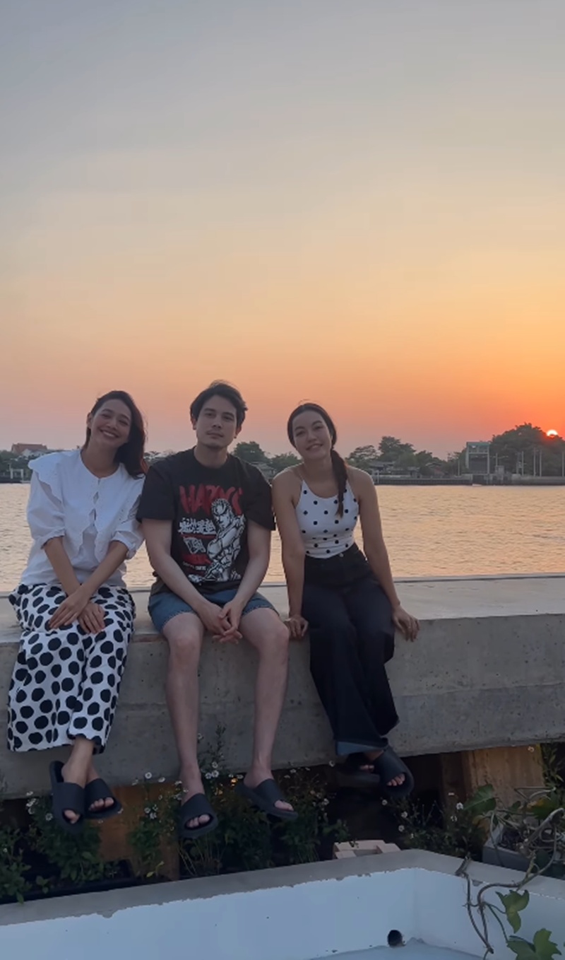 เพื่อนสนิท นักแสดง