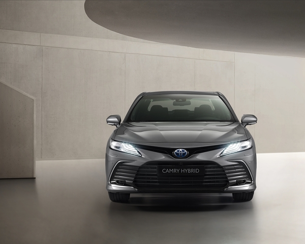 Hybrid camry online 2021