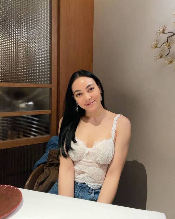 Katta kokrak uzuklar bilan porno