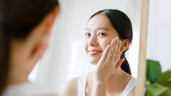 ลำดับการใช้ Skincare ขั้นตอนดูแลผิวหน้าที่สาว ๆ ต้องรู้