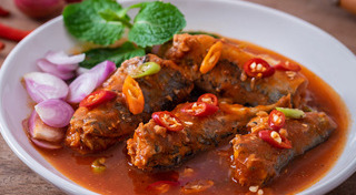 ยำปลากระป๋อง