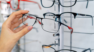 แว่นสายตา