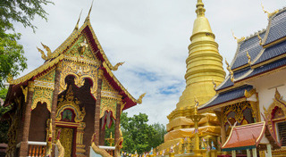 เที่ยวลำพูน