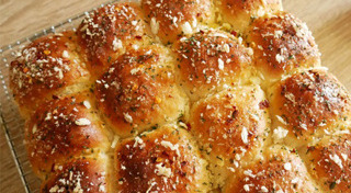 ขนมปังกระเทียม