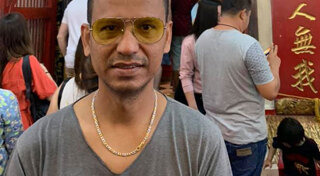 ไท ธนาวุฒิ