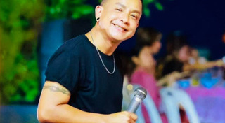 จั๊กกะบุ๋ม เชิญยิ้ม