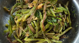 ผักบุ้ง