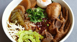 ก๋วยเตี๋ยวไก่