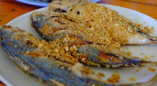 ปลาทอดกระเทียม