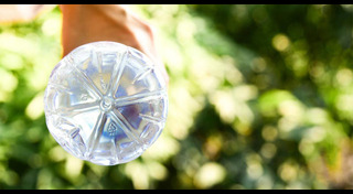 รีไซเคิลขวดพลาสติก