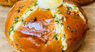 ขนมปังกระเทียม