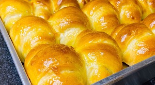 ขนมปังเนยสด