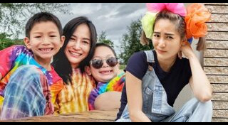 พลอย พลอยพรรณ