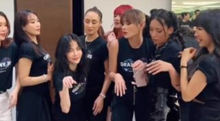 เกิร์ลลี่ เบอร์รี่