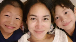 พลอย พลอยพรรณ