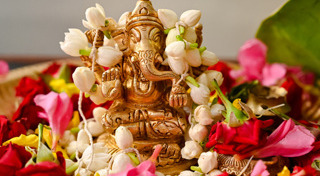 บูชาสิ่งศักดิ์สิทธิ์