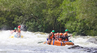 ล่องแก่งหินเพิง