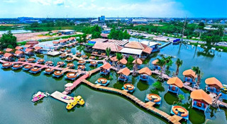 ร้านอาหารริมน้ำ