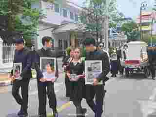 พิธีฌาปนกิจ คุณแม่งามทิพย์ น้องวันใหม่ร้องเพลงโปรดคุณแม่ บอย หน่อง ภัทร์ สุดกลั้นน้ำตา