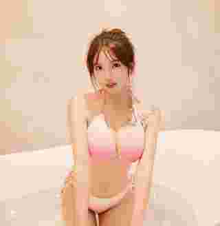 Dora Hung