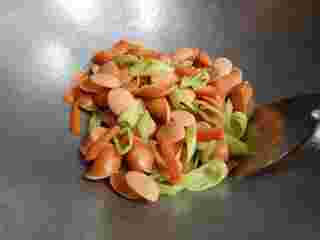 สูตรไส้กรอกผัดซอสมะเขือเทศ