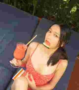 แพรว นฤภรกมล