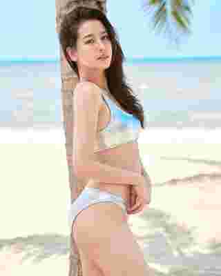 โม อมีนา นุ่งทูพีซ โชว์หุ่นแซ่บ ! ต้อนรับวันไหลสงกรานต์ที่บางแสน
