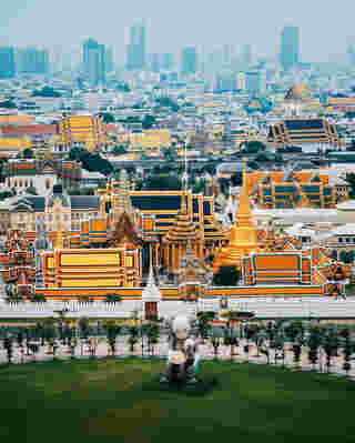 KAWS:HOLIDAY THAILAND
