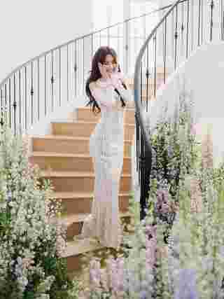 ใหม่ ดาวิกา ว่าที่เจ้าสาวป้ายแดง สวยฉ่ำออร่าเจิดจ้า ! ในชุดเดรสเปิดไหล่