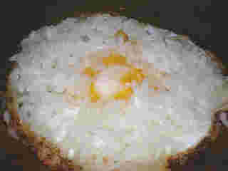 เมนูทรงโปรดในสมเด็จพระพันปีหลวง ไข่พระจันทร์