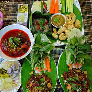 ร้านอาหารซอยลาซาล-แบริ่ง หยาง เขลางค์เฮ้าส์