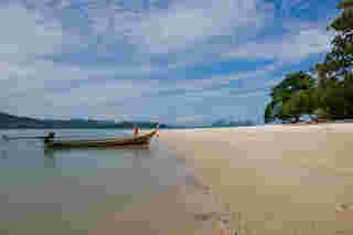 อุทยานแห่งชาติอ่าวพังงา เกาะละวะใหญ่