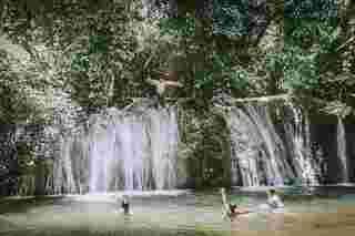 ที่เที่ยวน้ำตกกาญจนบุรี น้ำตกสะพานลาว