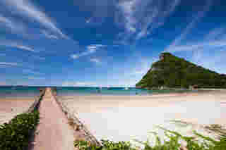 ที่เที่ยวทะเลชุมพร ไม่ข้ามเกาะ หาดถ้ำธง