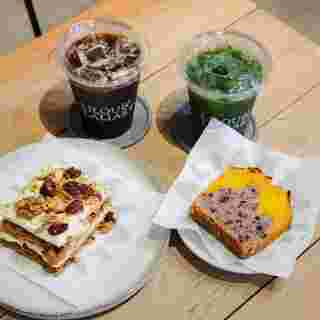 Lilou & Laliart คาเฟ่