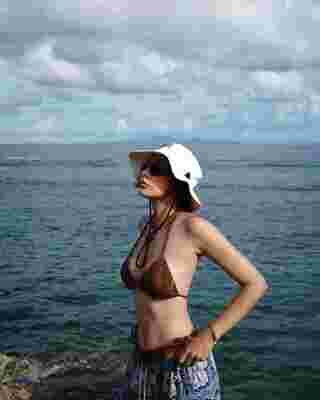 แซมมี่ เคาวเวลล์ นุ่งบิกินี่อวดหุ่นสวยเซ็กซี่ริมหาดที่เกาะเต่า