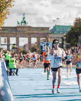 เต้ย พงศกร ฟาดสถิติใหม่แข่งวิ่ง Berlin Marathon คว้าที่ 2 