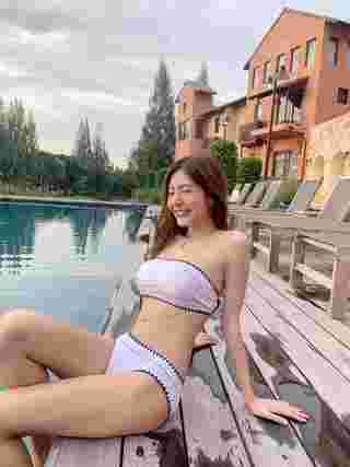 ชมพู่ นันทิตา