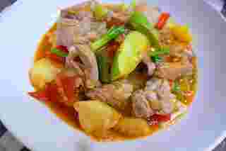 ผัดเปรี้ยวหวานซี่โครงหมู 