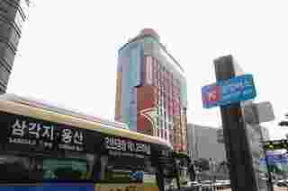 HOMES RED MYEONGDONG ที่พักใจกลางเมียงดง