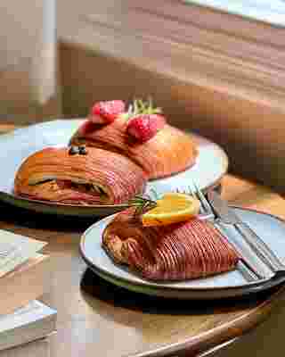 คาเฟ่แถวซาฟารีเวิลด์ Basket - coffee and croissant