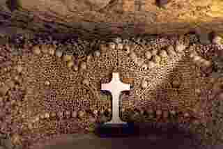 paris catacombs