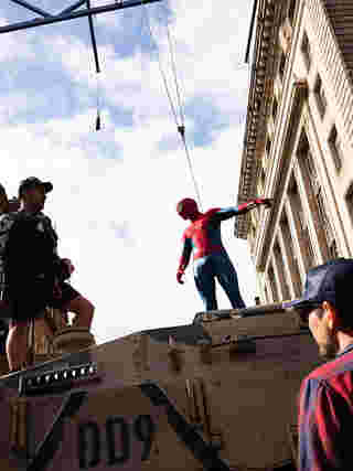 ชุด Spider-Man แบบใหม่ในภาพยนตร์ Spider-Man Brand New Day
