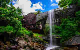วนอุทยานน้ำตกผาหลวง เปิดท่องเที่ยว 2568 น้ำตกผาหลวง
