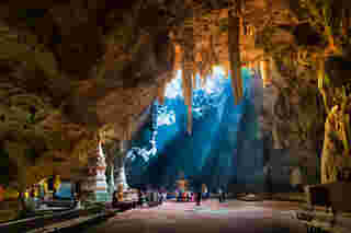 ที่เที่ยวเพชรบุรี ถ้ำเขาหลวง (วัดถ้ำเขาหลวง)
