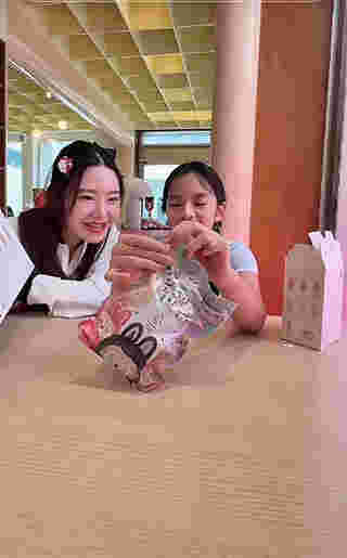 สงกรานต์ มายด์ ปลื้มคนชมตอนอยู่กับ น้องปีใหม่ 
