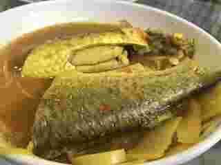 แกงเหลืองหน่อไม้ดองใส่ปลา
